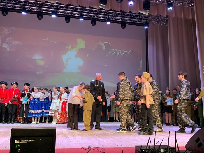 photo_5240408392810043370_y