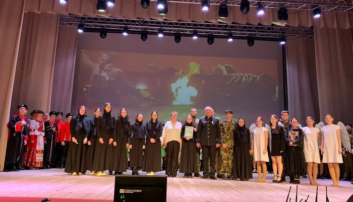 photo_5240408392810043368_y