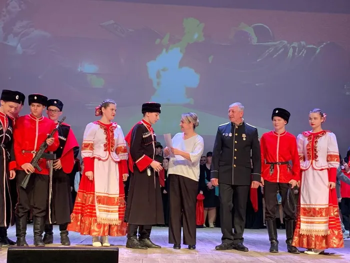 photo_5240408392810043372_y