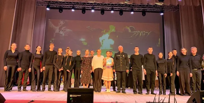 photo_5240408392810043367_y